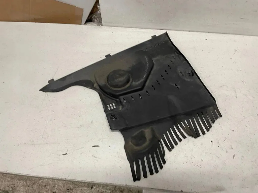 A2118300713 Compartimento Motor Mercedes E W211