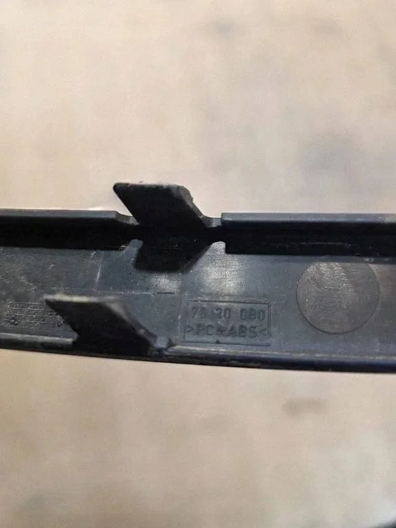 Moldura Farol Traseiro Direito BMW E46 Compact image 3
