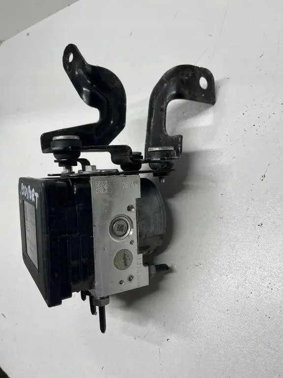 ABS Pump Control Module GN152C219EA Ford image 7