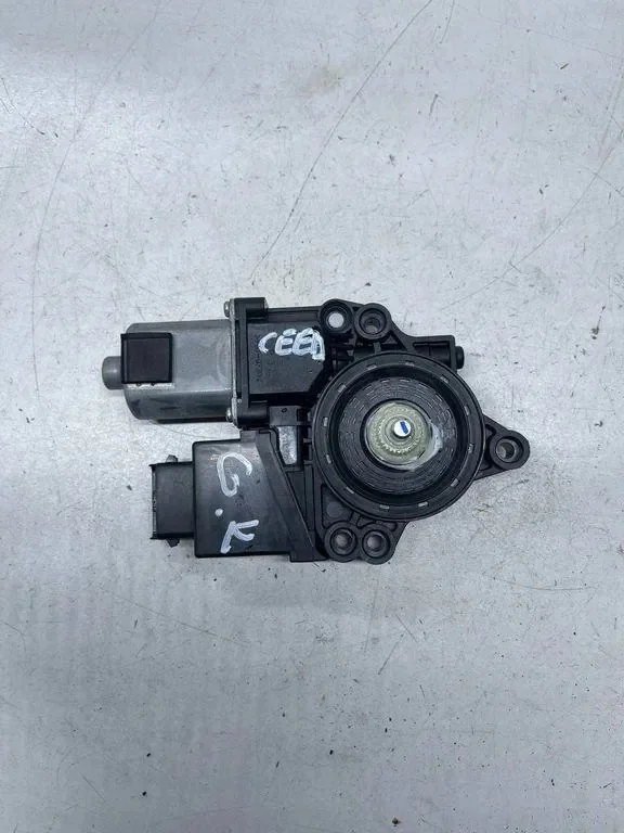Kia Ceed 2015 Motor Raambediening 617013101