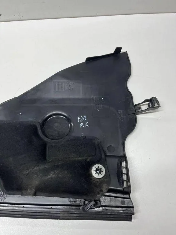 Plástico Limpiaparabrisas BMW F23 Usado image 3