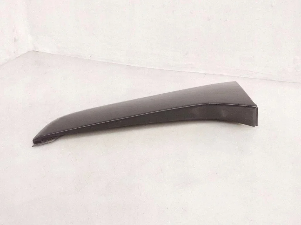 Embellecedor Tapa Maletero Mercedes A W177 image 3