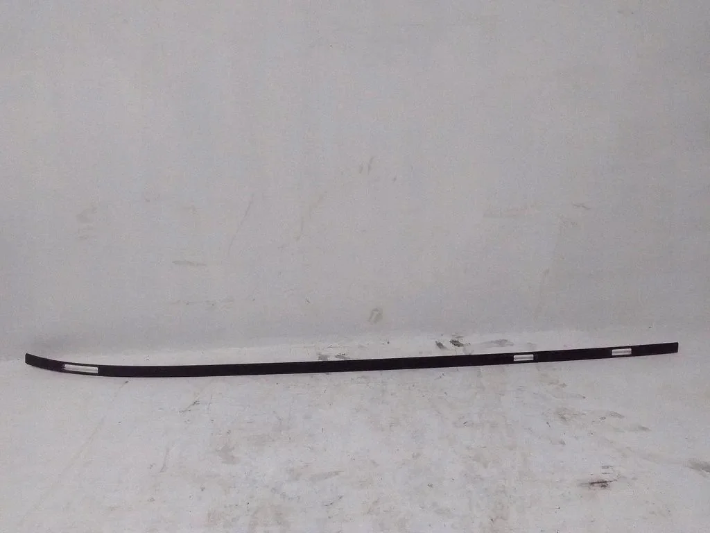 Gouttière droite Mercedes-Benz EQB A2476902400