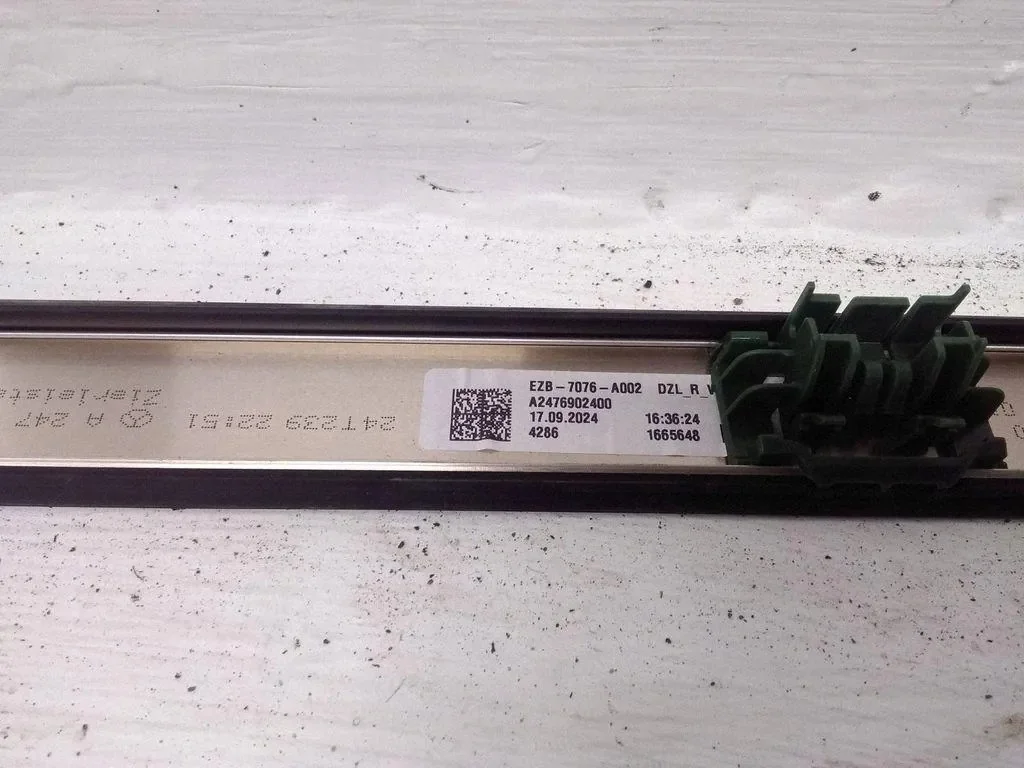 Mercedes-Benz EQB Kattolist Oikea A2476902400 image 8