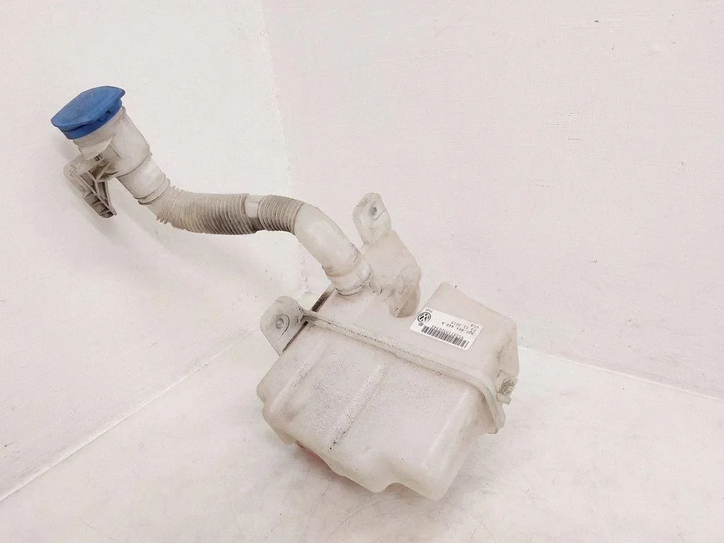 VW Passat B8 Washer Fluid Reservoir 3Q0955448A