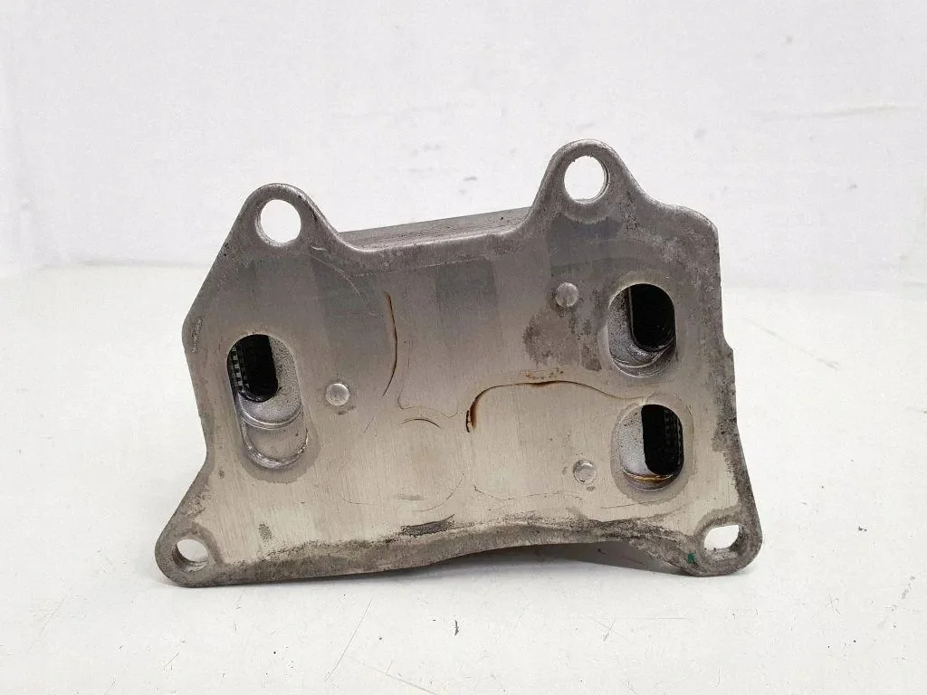 Audi TT RS Mk3 8S Base Filtro Aceite 06K117021E image 4