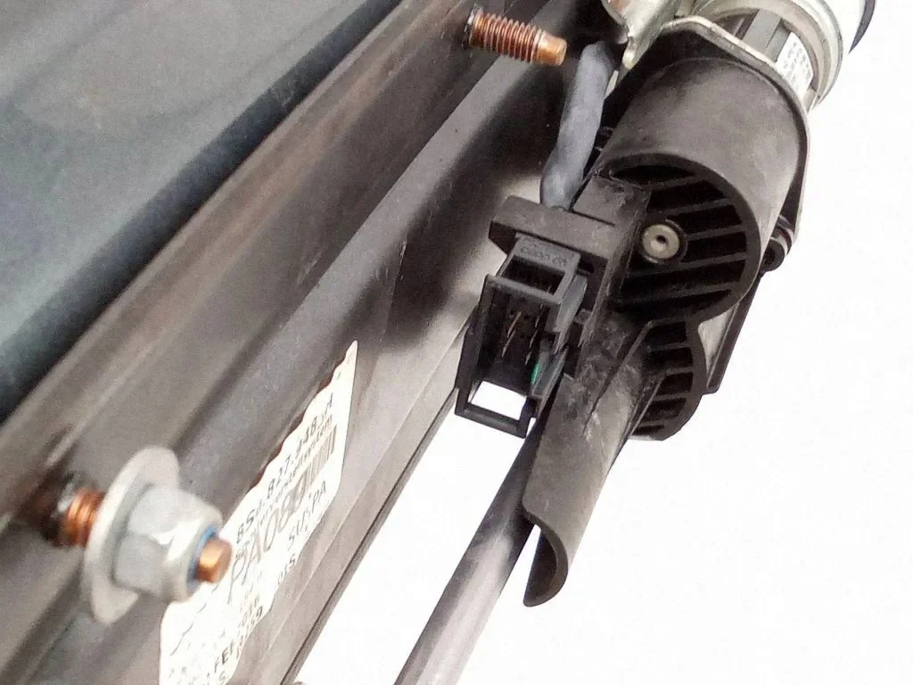 Spoiler coffre Audi TT TTS RS Mk3 8S 8S0827948 image 5
