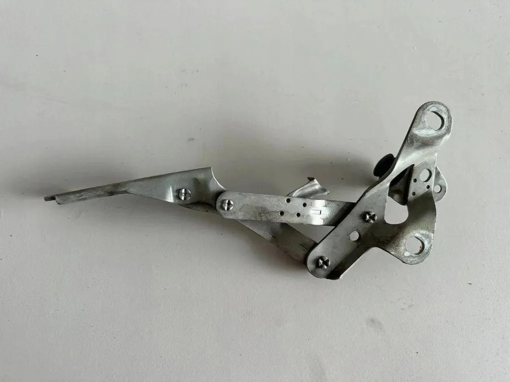 VW Sharan 2003 Hood Hinge Left 7M0823301L image 3