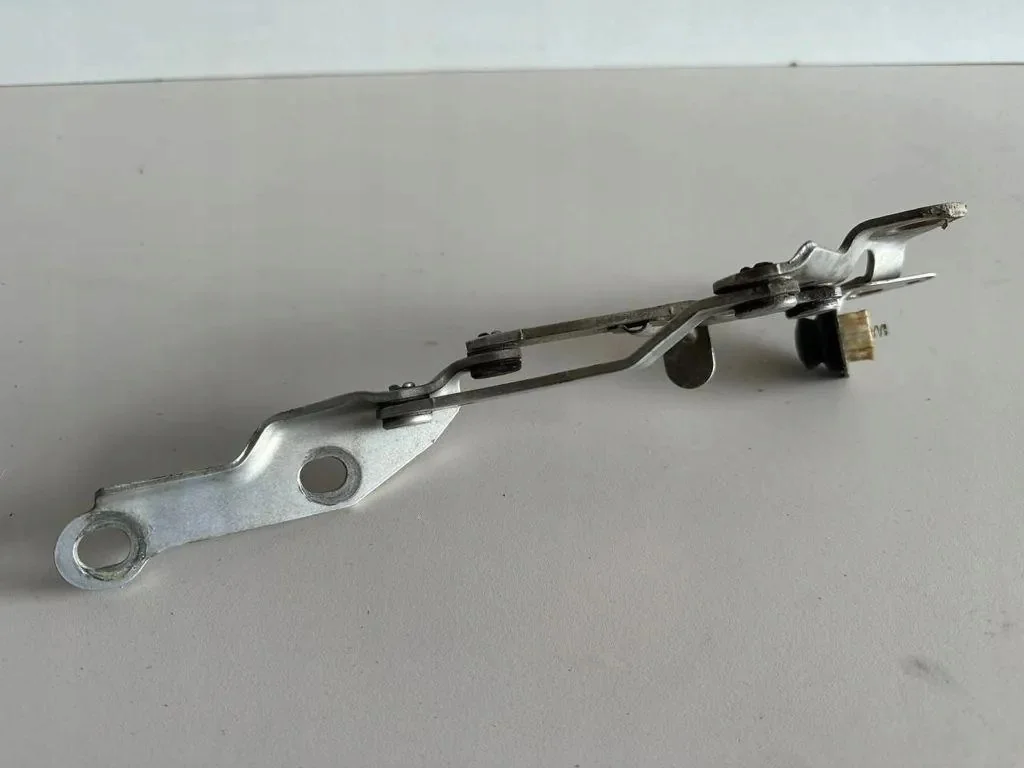 VW Sharan 2003 Hood Hinge Left 7M0823301L image 4