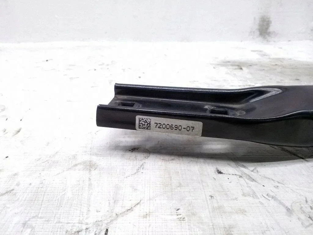 BMW 5 F10 Front Panel Upper Section Used image 5