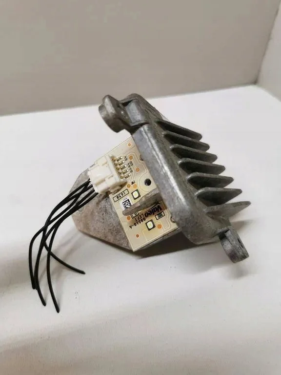 LED-valomoduuli BMW X1 (F48) 90068144