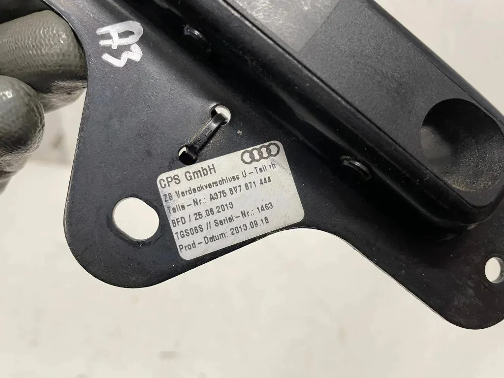 Audi A3 Cabrio Verdeckschloss Unten 8V7871443 image 3