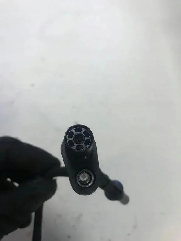 BMW 5 (G30) Engine Compartment Part 8513330 image 3
