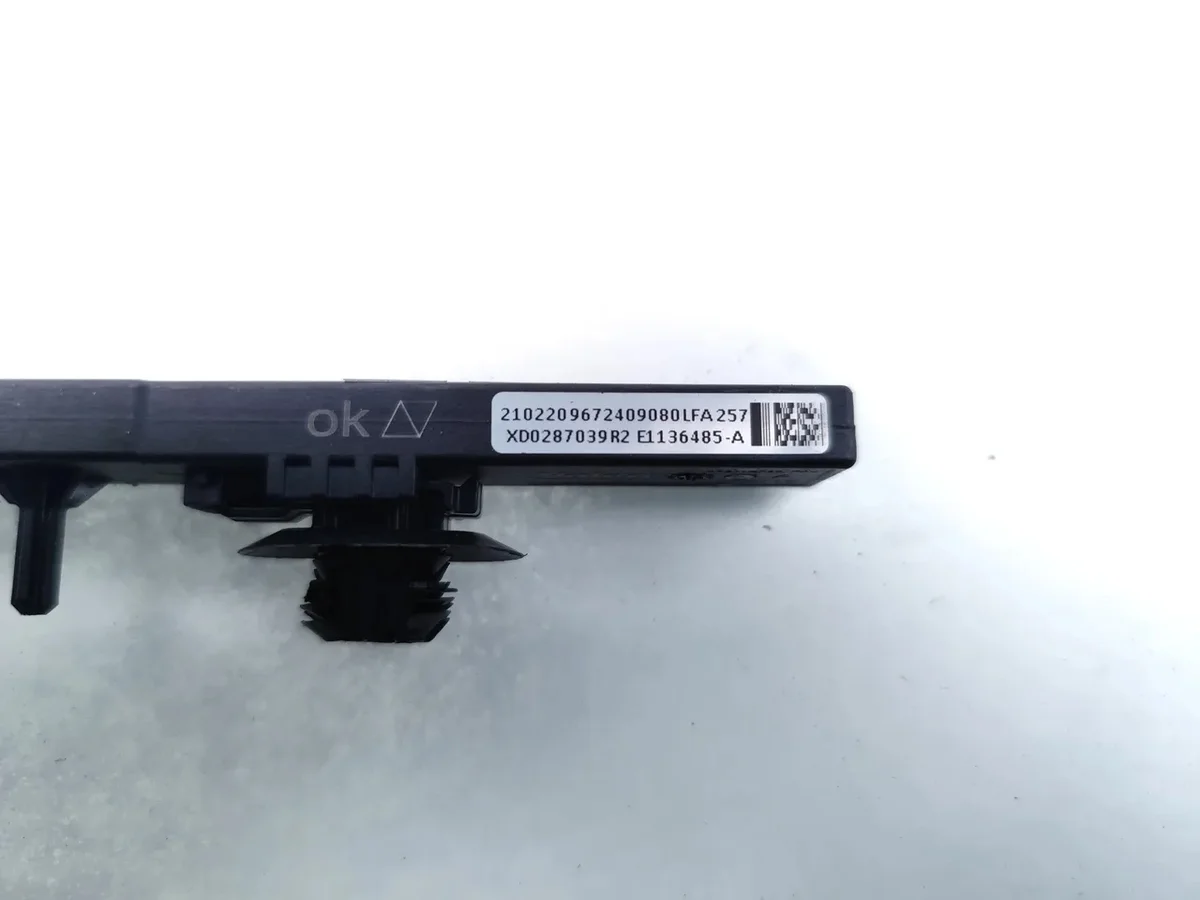 Peugeot 2008 Antena Interna Usata E1136485-A image 6