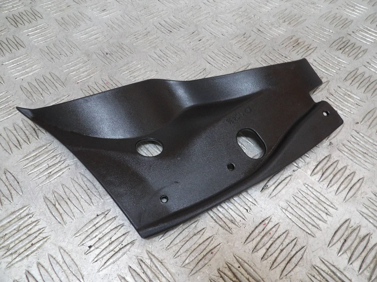 Capa Farol Jeep Grand Cherokee WK Direita Usada image 3