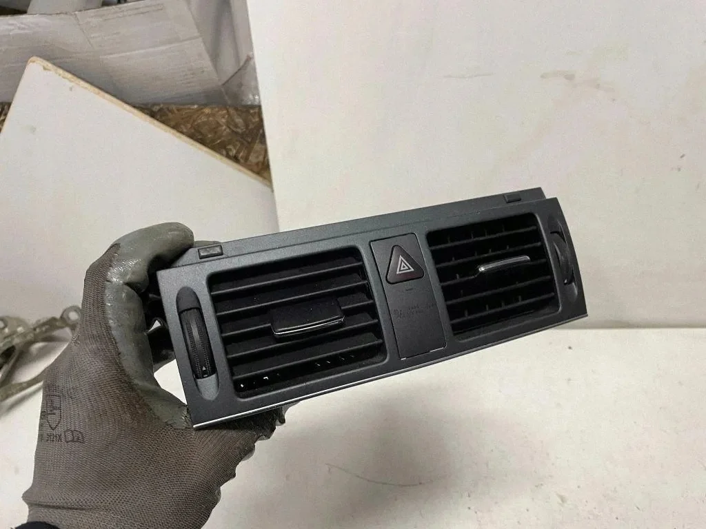 Prise d'air console MERCEDES C W204