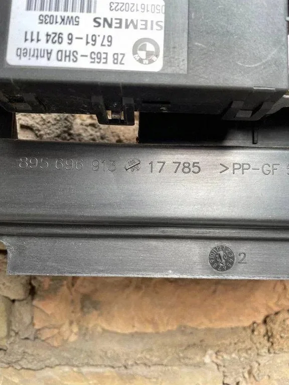 BMW OE 895696913 Käytetty varaosa