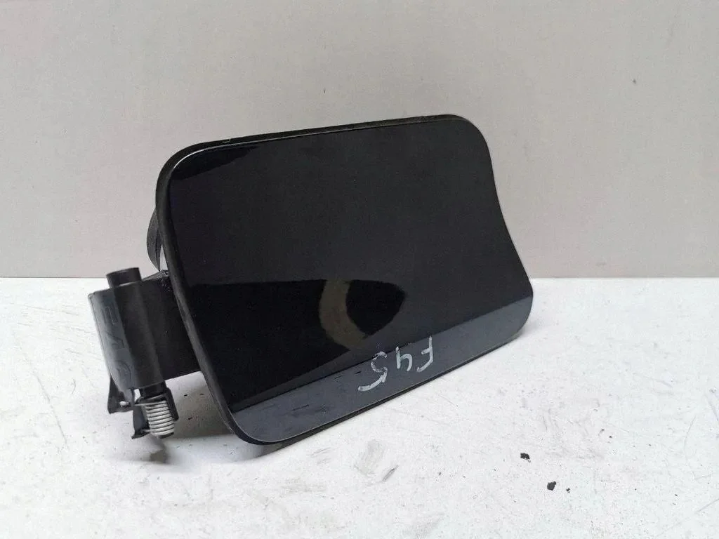 Polttoainetankin luukku BMW F46 7332361
