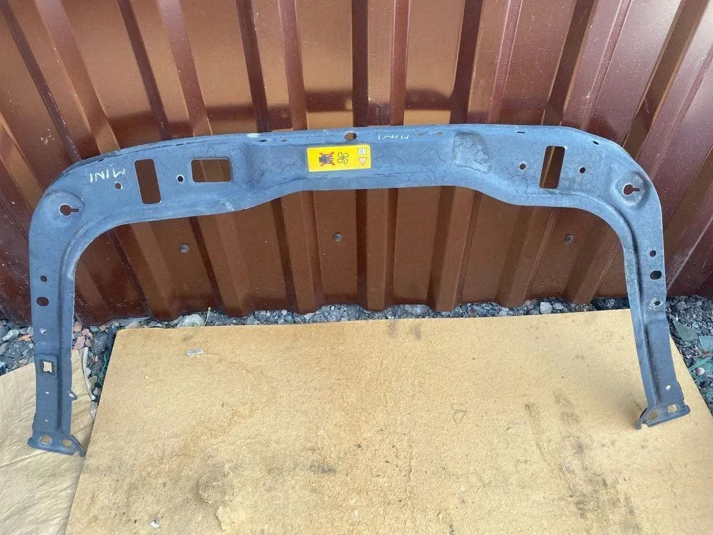 Bovenste deel voorpaneel Mini Clubman R55