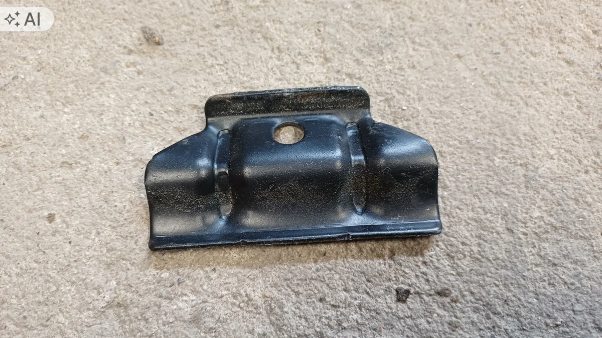 Kia Stonic Battery Mounting Bracket Used