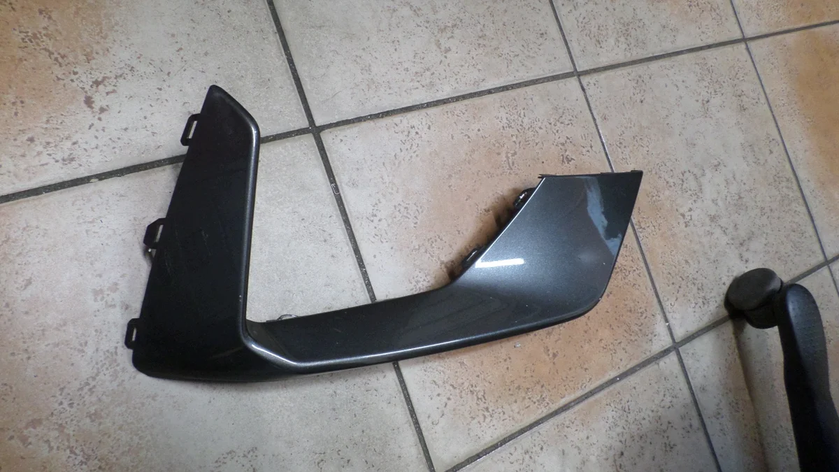 Ford Focus MK4 Rejilla Parachoques Derecho JX7B-15B246
