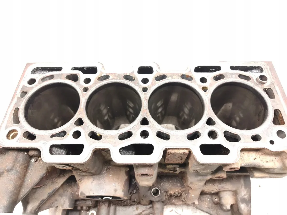Nissan NV200 Engine Block K9K608 Used image 6