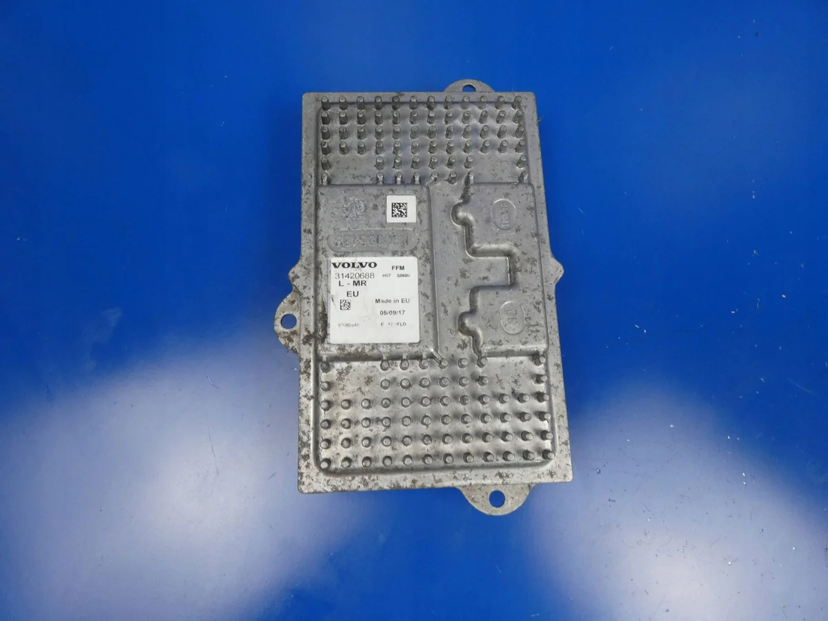 Volvo ajovalojen ohjainyksikkö 31420688