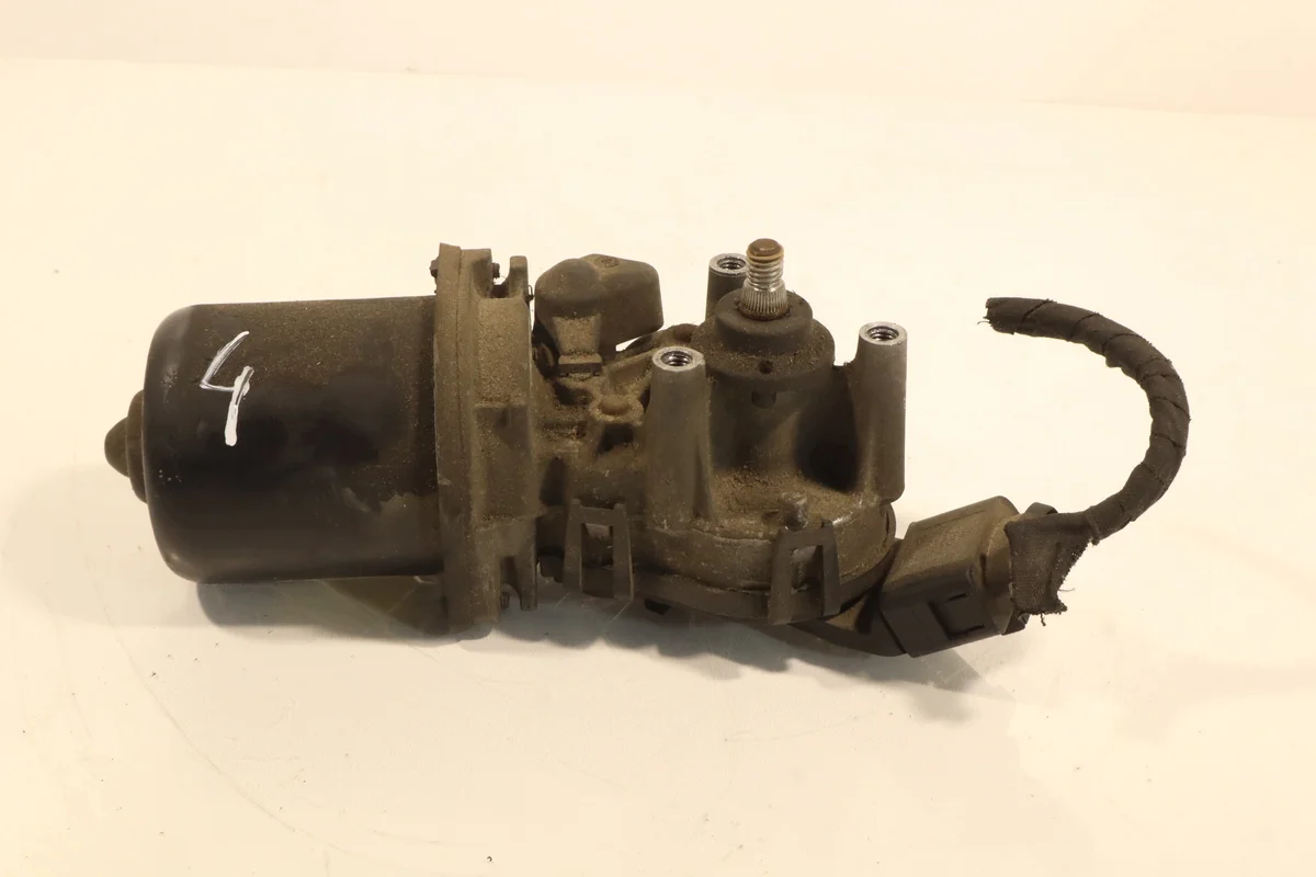 Audi A2 Scheibenwischermotor vorne 8Z0955113 image 6