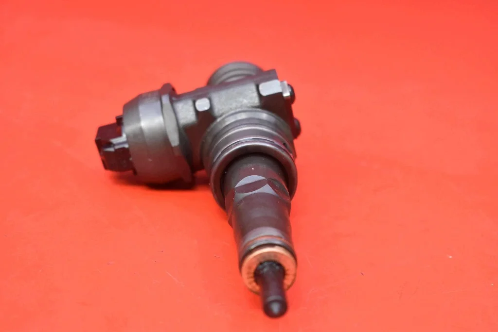 Einspritzdüse 038130073AG VW Passat 1.9 TDI image 8
