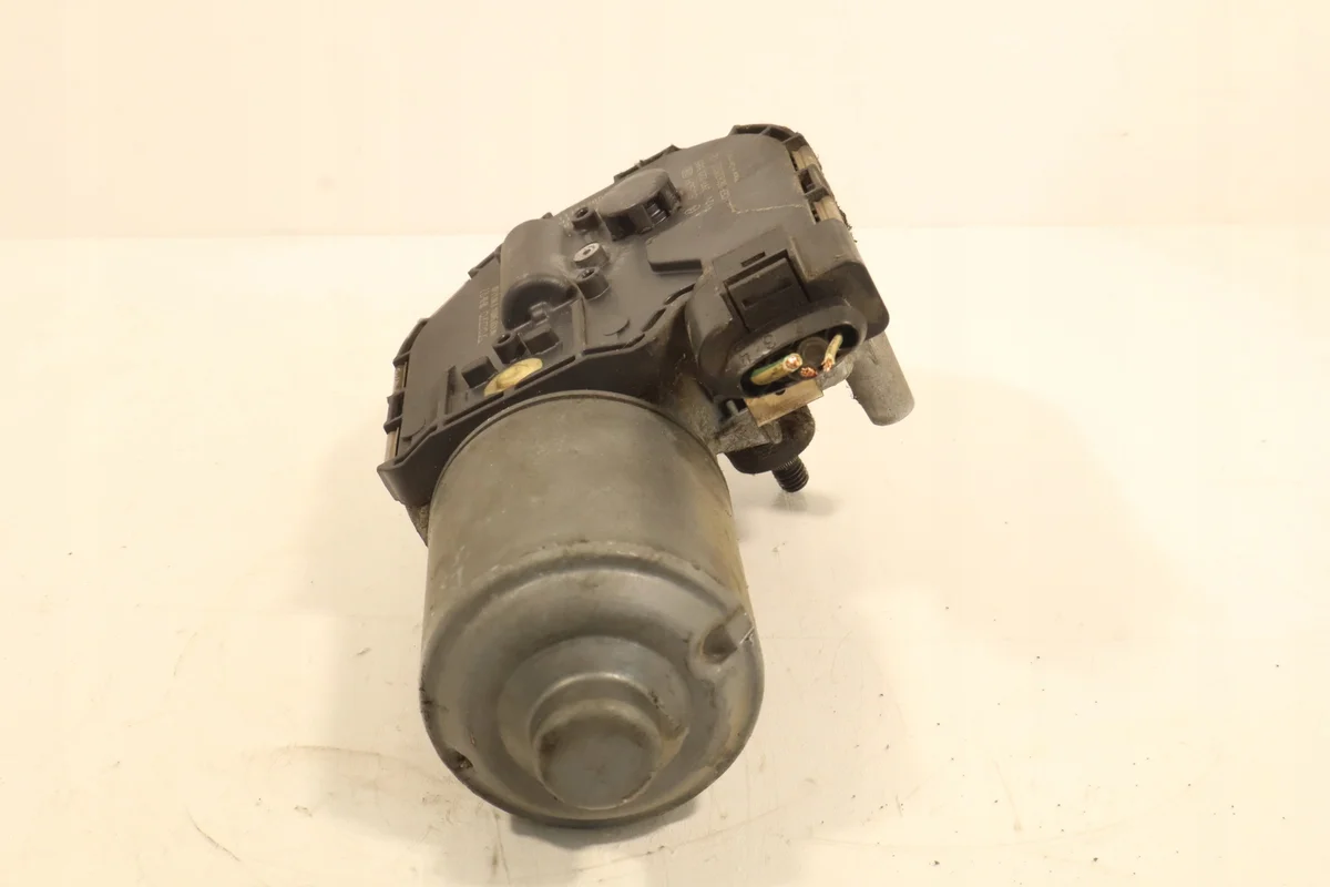 Volvo C30 Scheibenwischermotor vorne 1397220585