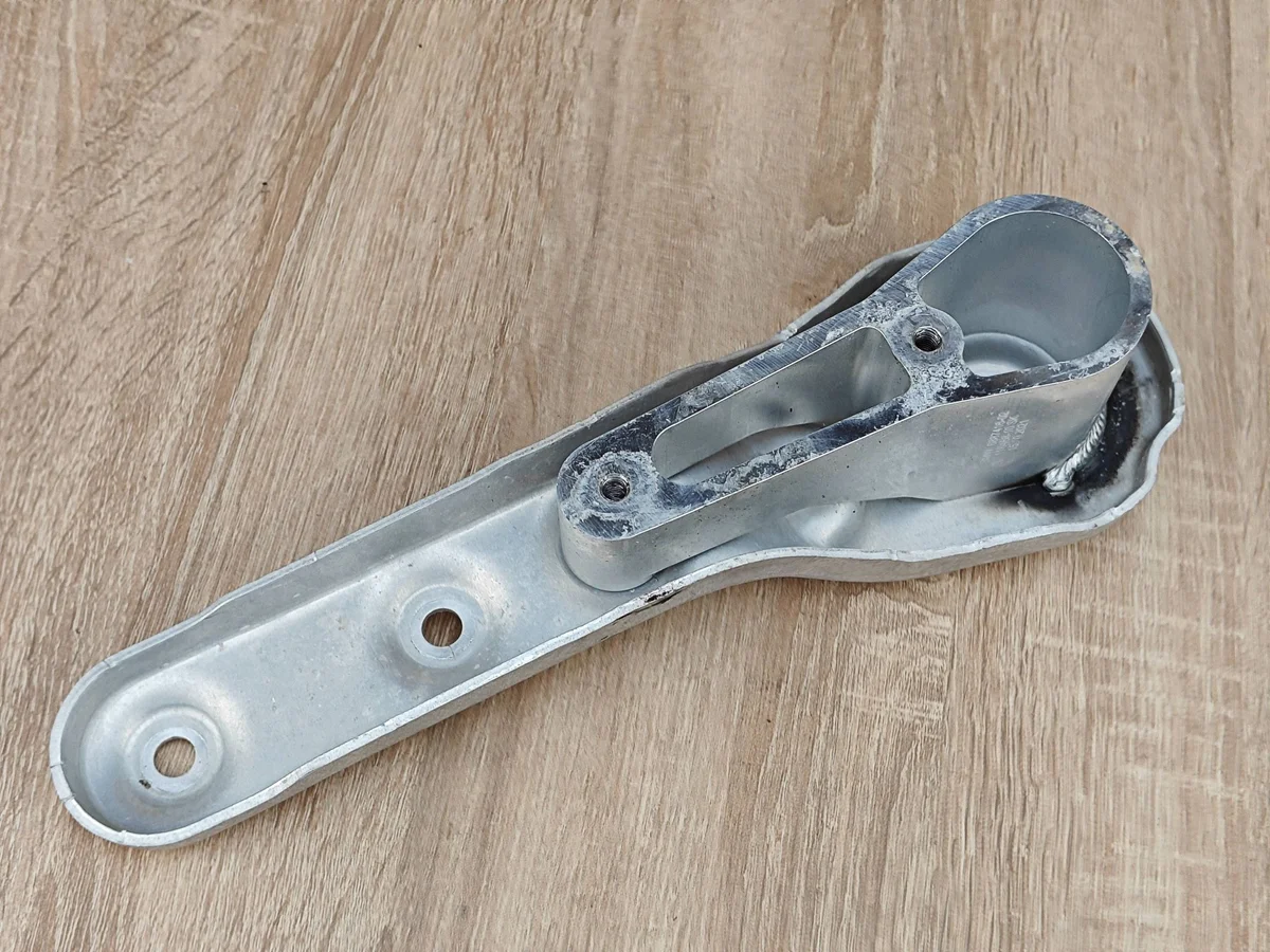 BMW 8 G16 G15 G14 Halterung 6887416 image 3