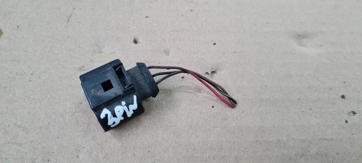 Audi Q5 A4 A5 A6 Connector Plug 1J0973723