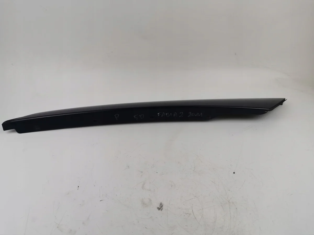 Dekorlist A-stolpe vänster Skoda Fabia II 5J6853264A