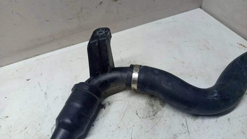 Intercooler-putki Ford Ranger TKE PA66GF35 image 3