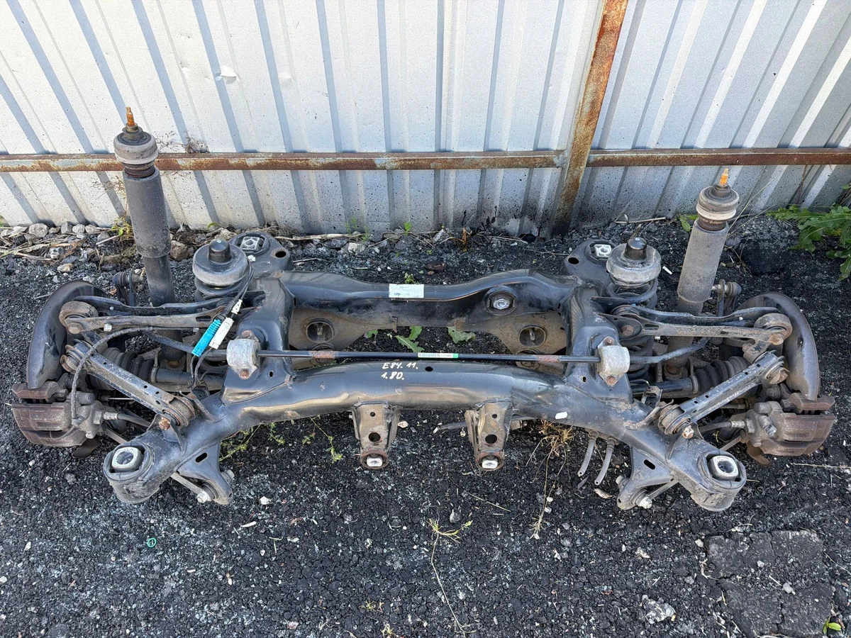 BMW X1 E84 Berço Traseiro Usado OEM 6792474