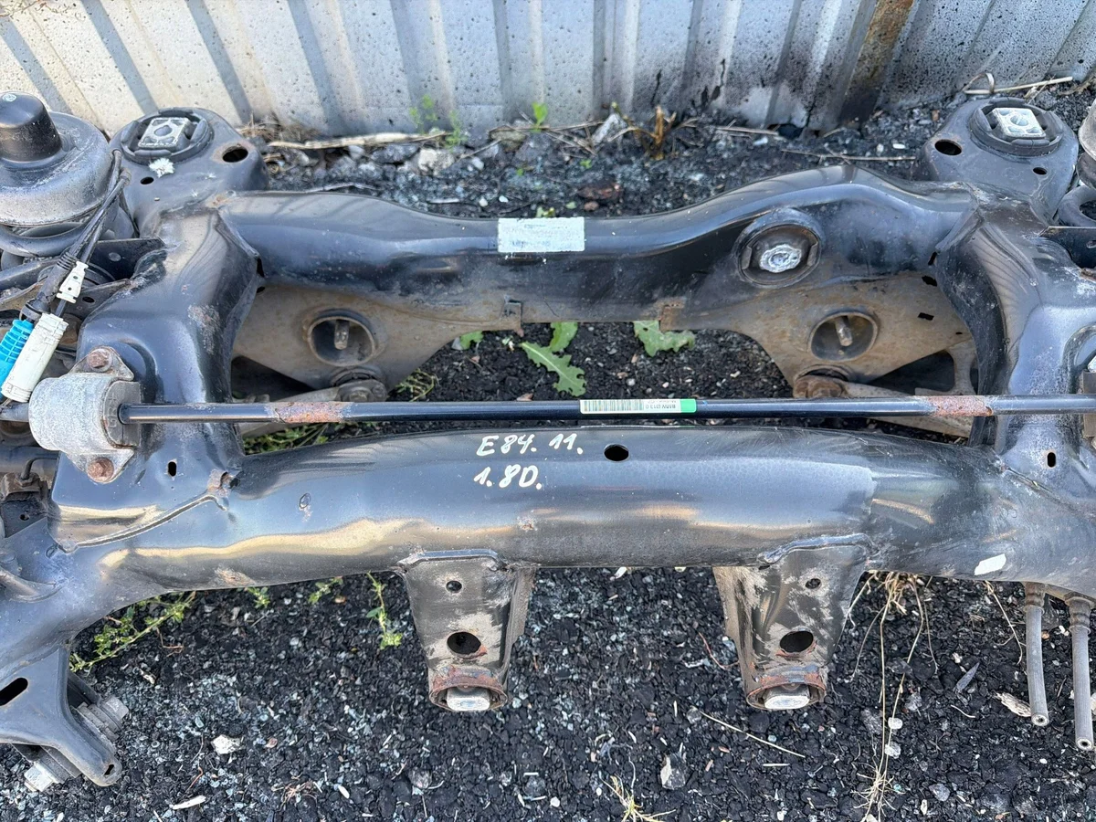 BMW X1 E84 Berço Traseiro Usado OEM 6792474 image 3
