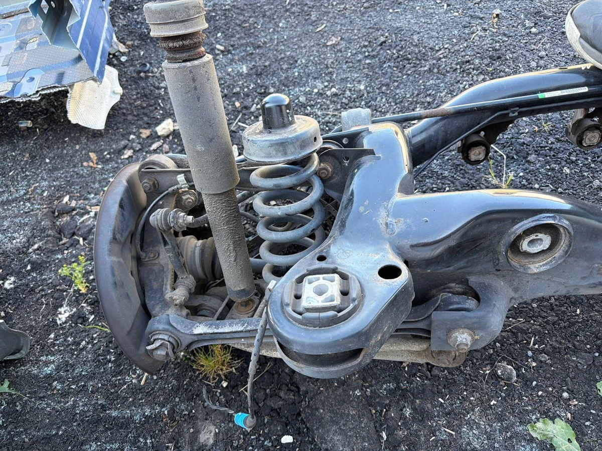 BMW X1 E84 Berço Traseiro Usado OEM 6792474 image 10