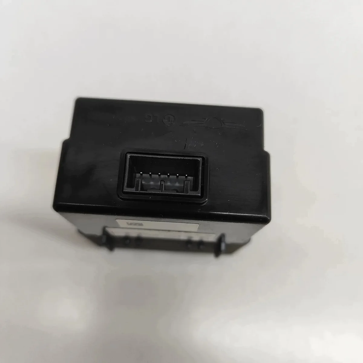 USB Genesis GV60 (JW) 96125CU000NNB image 6