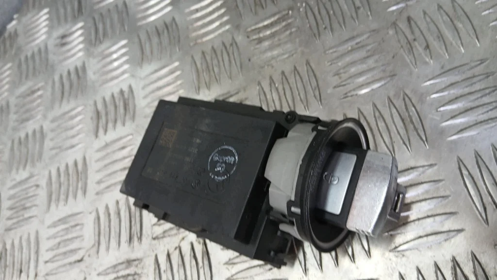 Ignition Switch VW Passat B6 1.9TDI 05-10 Used