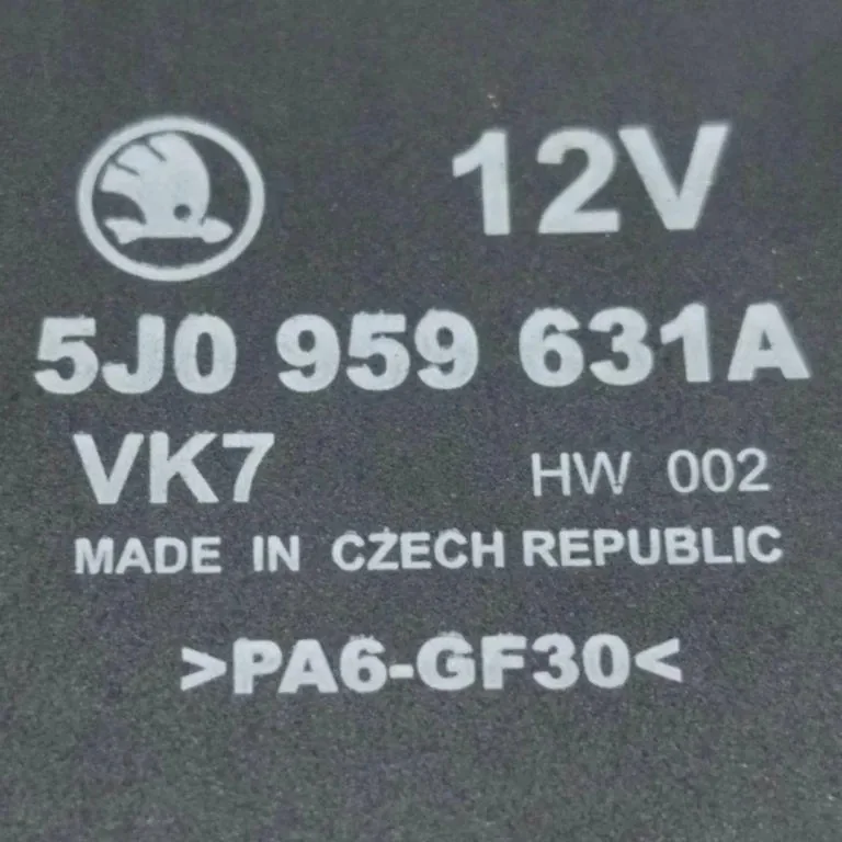 Sytytystulppa Skoda Fabia II 1.4 TDI 5J0959631A image 8