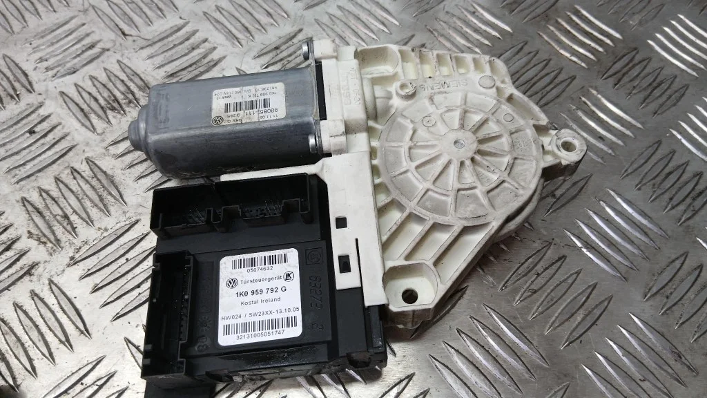 Fensterheber Motor Rechts Vorne VW Passat B6 image 6