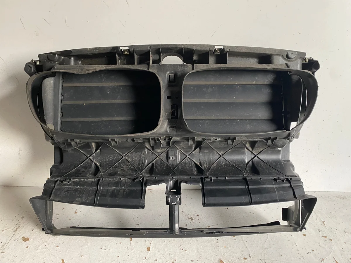 BMW 5 F10 F11 Kierownica Powietrza 7332893