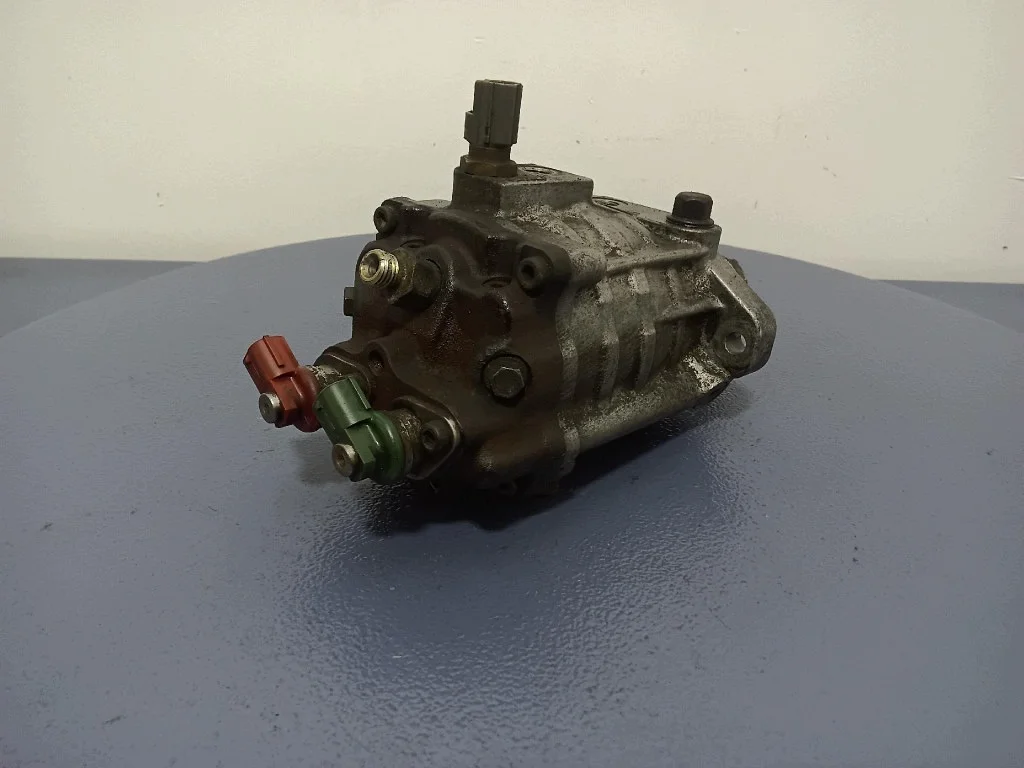 Einspritzpumpe Toyota Avensis Verso 2.0 D4D image 3