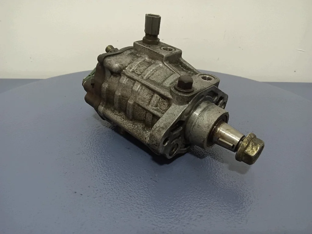Einspritzpumpe Toyota Avensis Verso 2.0 D4D image 4