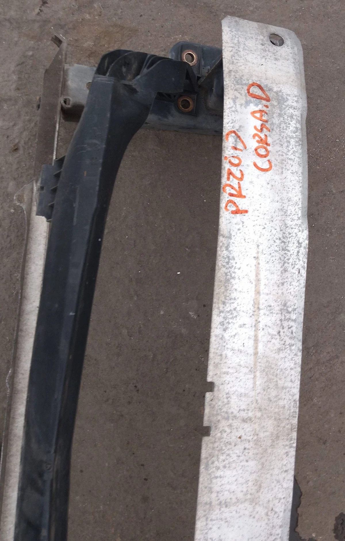 Opel Corsa D Front Bumper Reinforcement Bar image 3