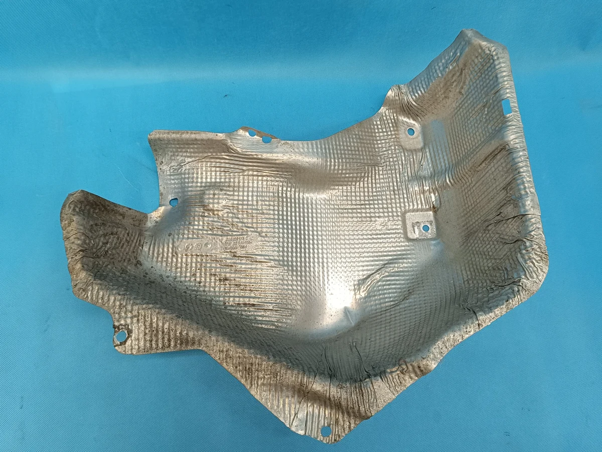 Audi A4 B9 2.0 TFSI Värmesköld 8W0804173C
