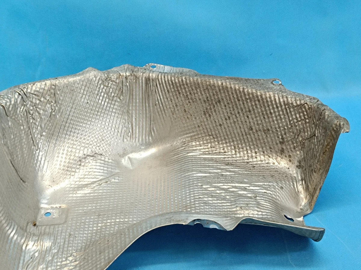 Audi A4 B9 2.0 TFSI Hitzeschutz 8W0804173C image 3