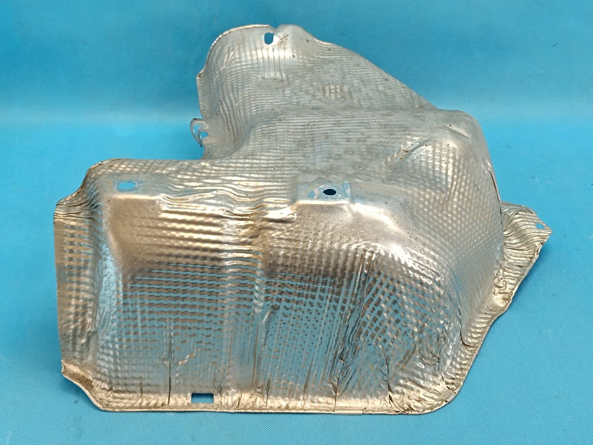 Audi A4 B9 2.0 TFSI Hitzeschutz 8W0804173C image 5