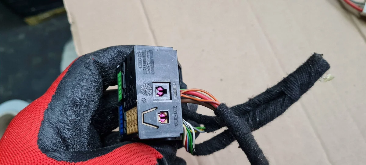 Conector Rádio Audi Q5 8R 3B7035444 image 4