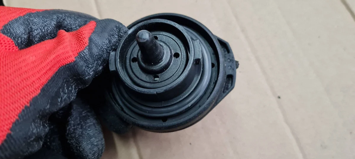 Tapa combustible Audi Q5 8R Diesel OEM image 9